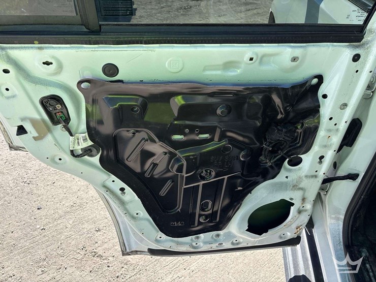 2019-chevrolet-tahoe-image-8