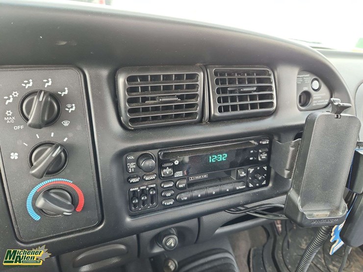 2002-dodge-ram-2500-image-18