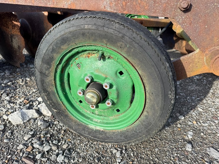 john-deere-7-image-5