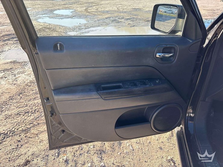 2016-jeep-patriot-image-11