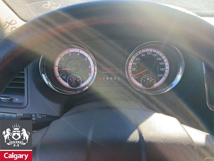 2014-dodge-grand-caravan-sxt-image-19