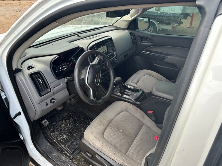 2018-gmc-canyon-image-11