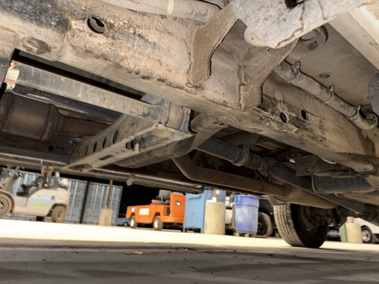 2020-chevrolet-silverado-3500hd-image-31