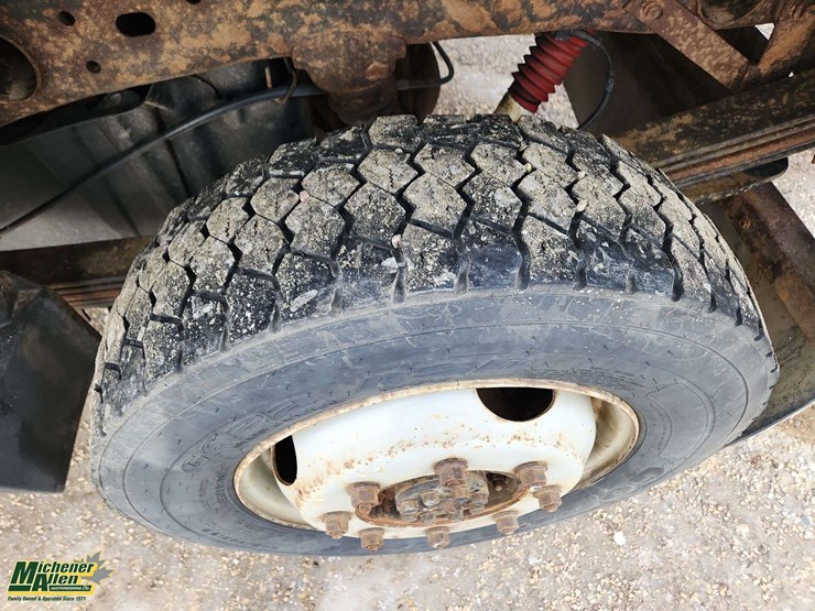 2015-chevrolet-silverado-2500hd-image-11