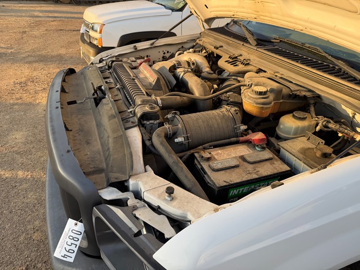 2004-ford-f550-image-9