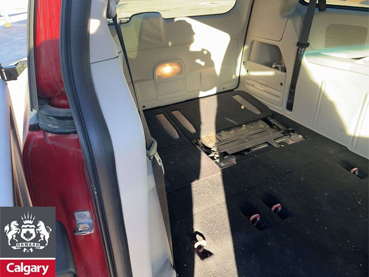 2014-dodge-grand-caravan-sxt-image-15