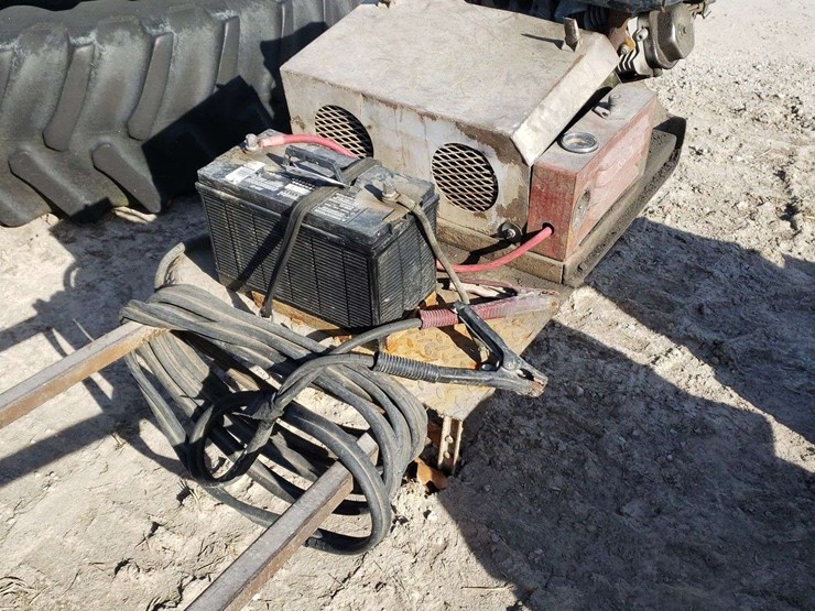 portable-gas-engine-with-jumper-cables-image-7