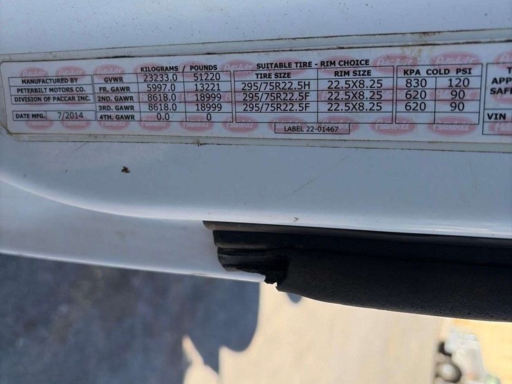2015-peterbilt-567-image-6