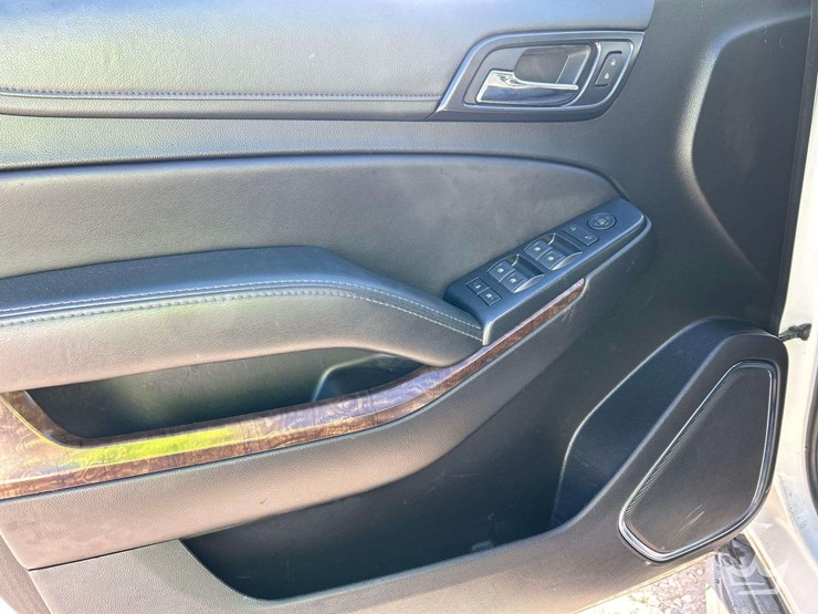 2020-chevrolet-tahoe-image-11