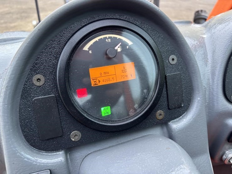 2015-jlg-g5-18a-image-25