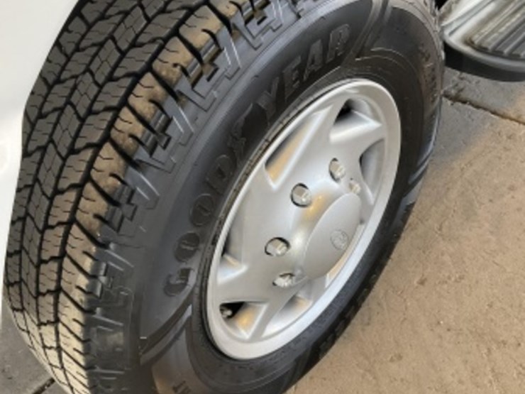 2008-ford-cargo-image-8