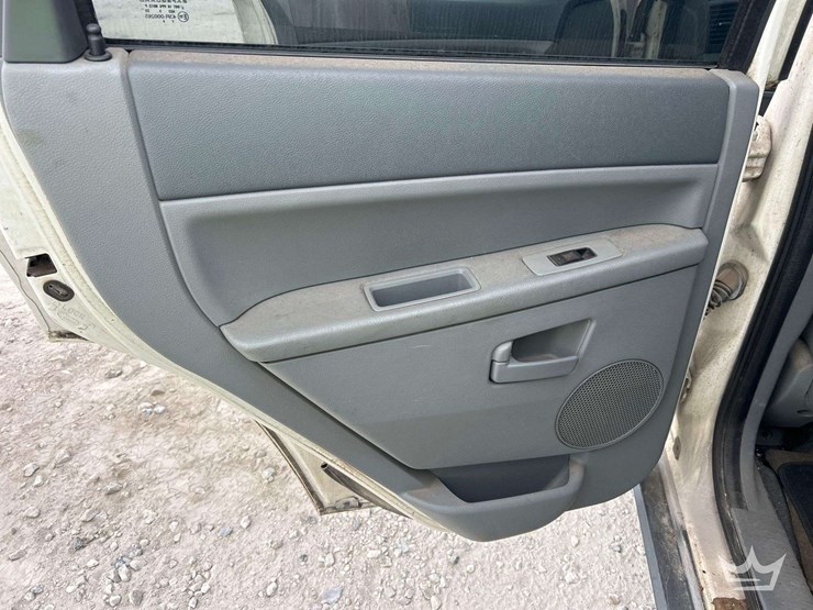 2005-jeep-grand-cherokee-image-18