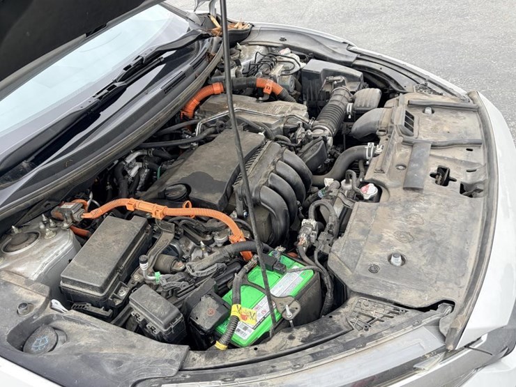 2019-honda-clarity-sedan-image-7