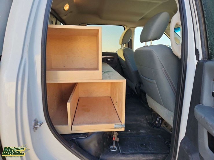 2016-dodge-2500-image-17