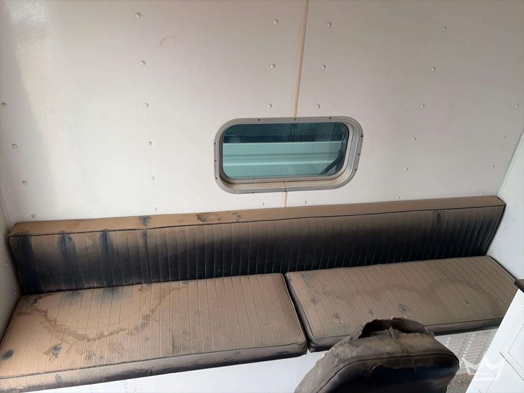 2009-international-7300-image-22