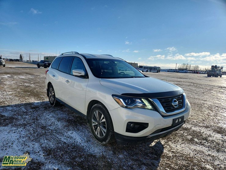 2017-nissan-pathfinder-image-2