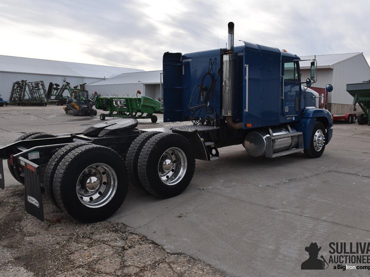 1998-freightliner-fld120-image-5