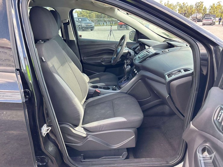 2015-ford-escape-image-25