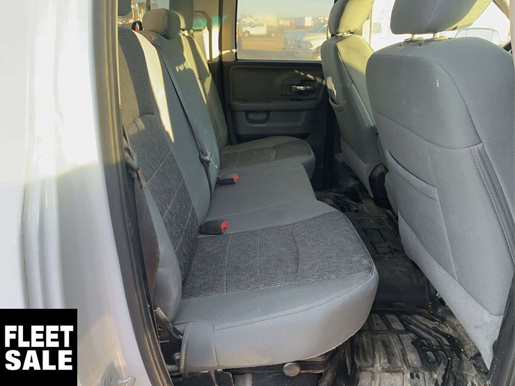 2015-dodge-1500-image-17