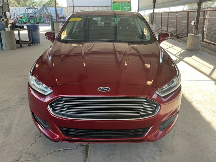 2015-ford-fusion-se-sdn-image-3