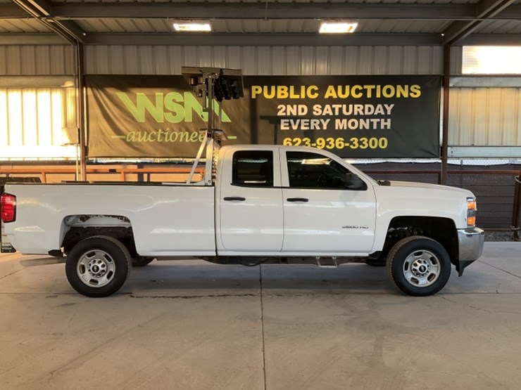 2015-chevrolet-silverado-2500-image-1