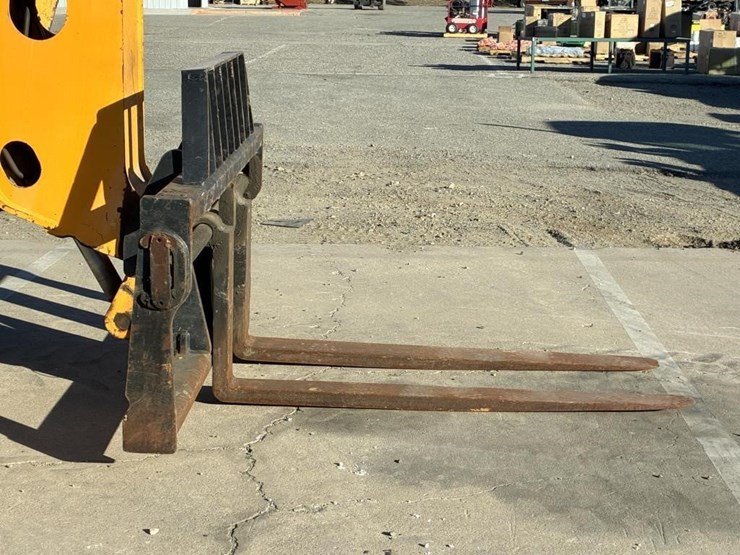 2014-jcb-512-56-image-6