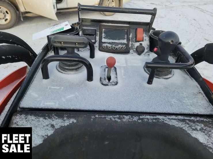 2022-kubota-scl1000-image-14