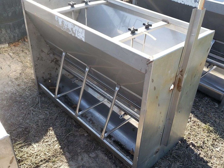 8-hole-stainless-steel-hog-feeder-with-water-pipe-image-2