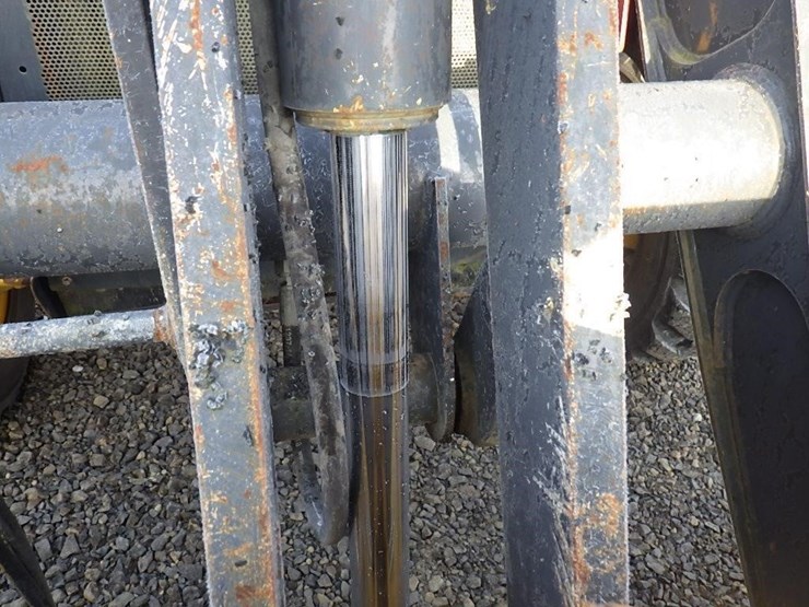 john-deere-210-image-15