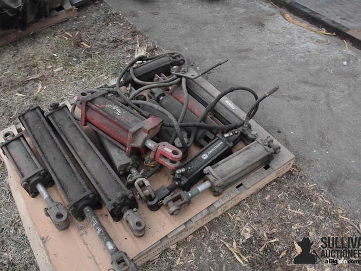 pallet-of-cylinders-image-4