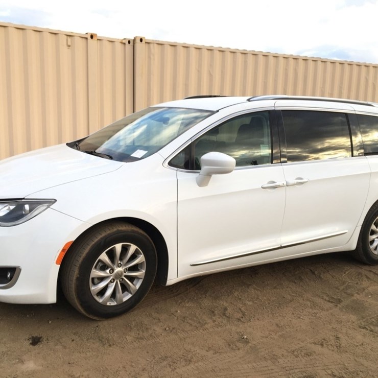 2019 CHRYSLER PACIFICA