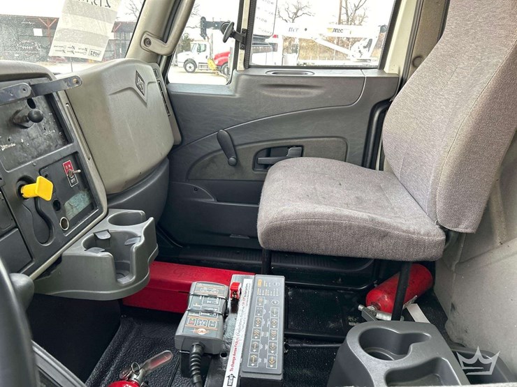 2018-international-4300-image-18