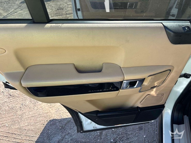 2012-range-rover-suv-image-19