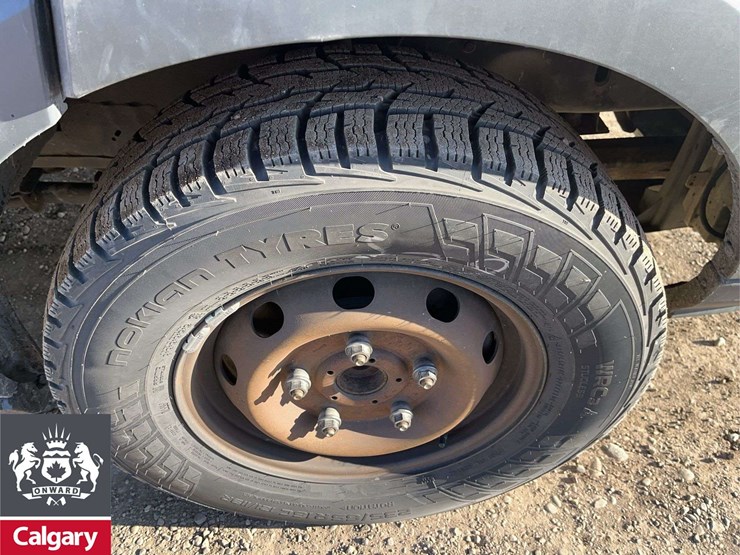 2016-ford-transit-image-13