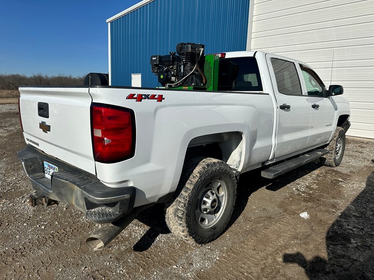 2019-chevrolet-2500-image-3