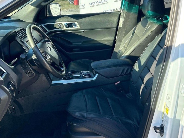 2014-ford-explorer-image-13