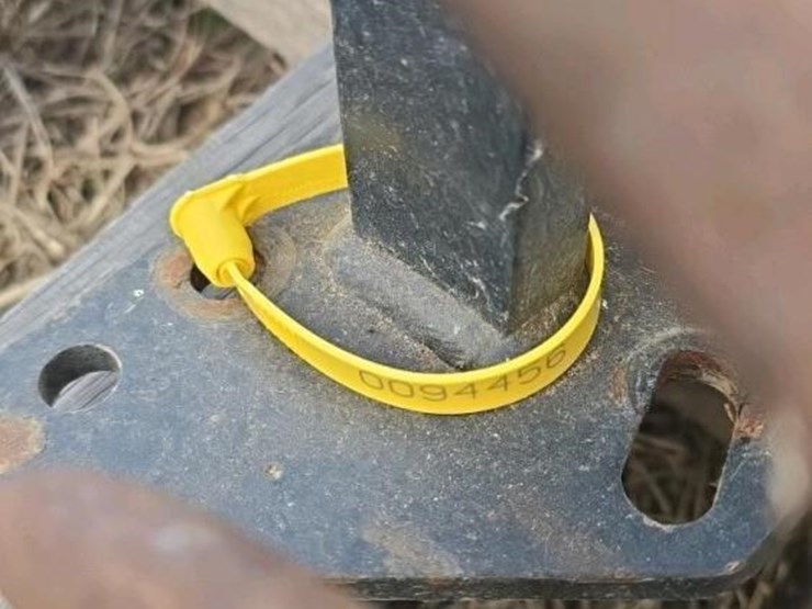 pallet-of-(6)-dawn-planter-row-cleaner-image-5