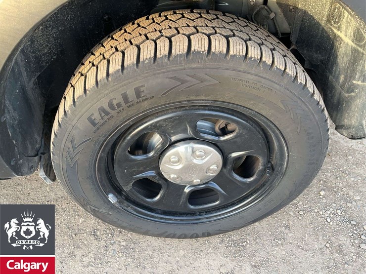 2019-ford-explorer-image-11