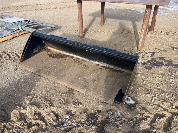 skidsteer-bucket-image-1