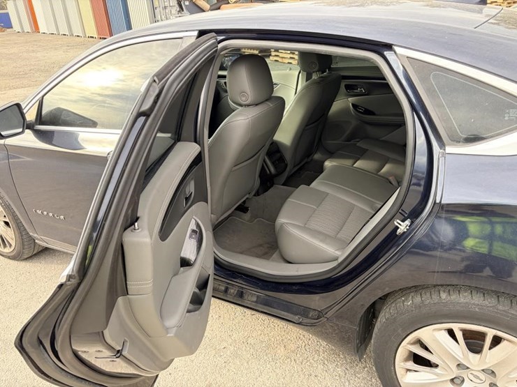 2019-chevrolet-impala-sedan-image-12