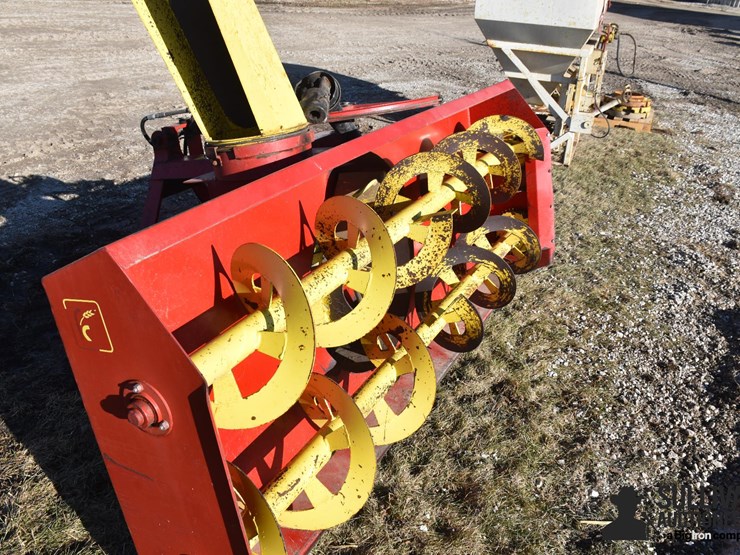 farm-king-960sb-snow-blower-image-10