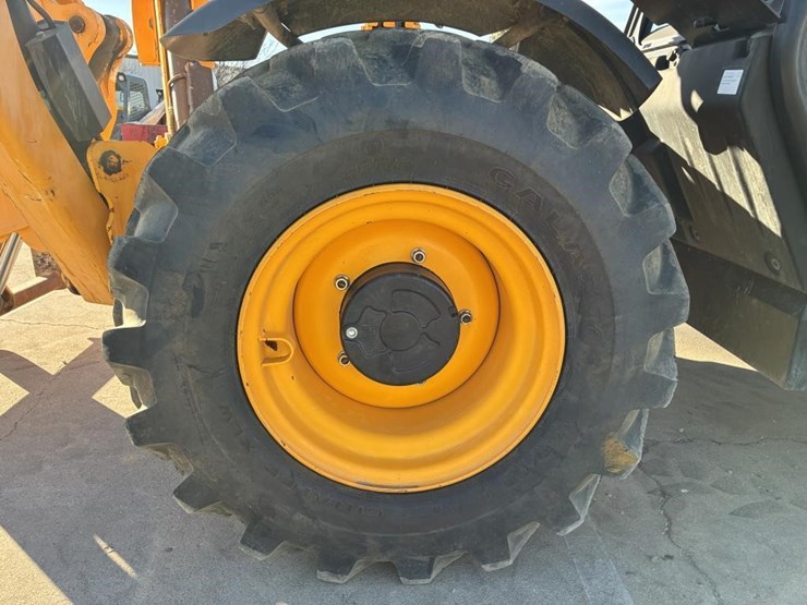 2019-jcb-512-56-image-11