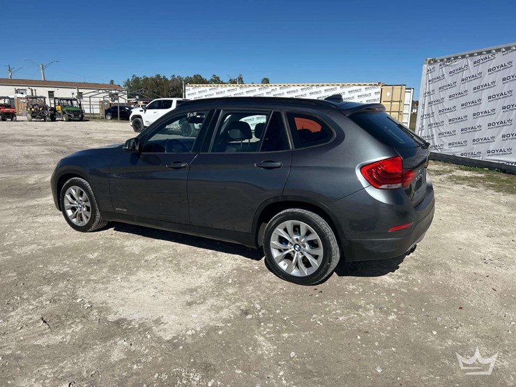 2014-bmw-28i-awd-suv-image-4