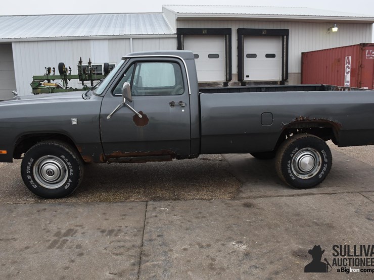 1984-dodge-w350-image-8
