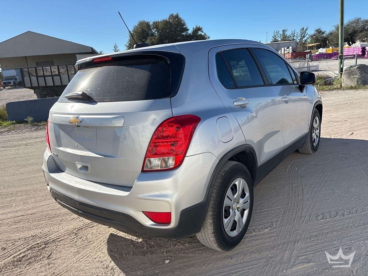 2018-chevrolet-trax-suv-image-3
