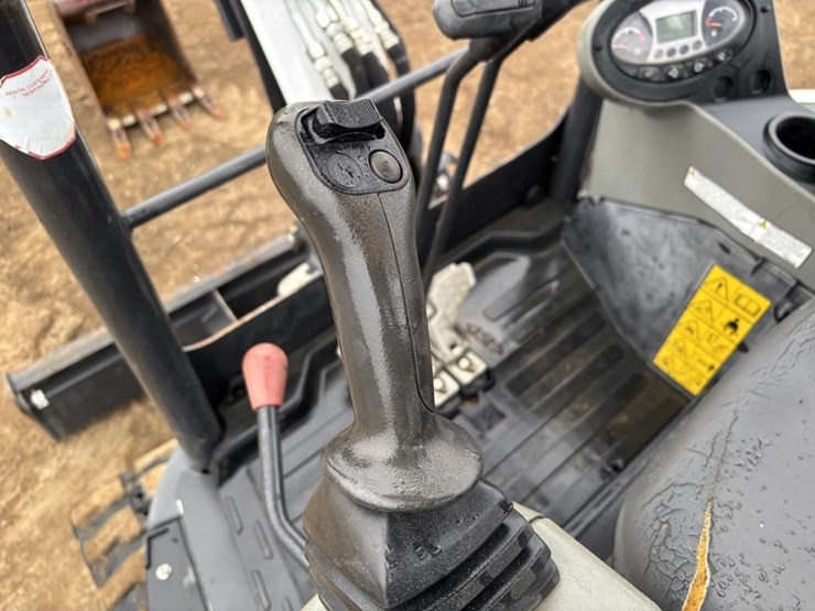 2021-bobcat-e26-image-29