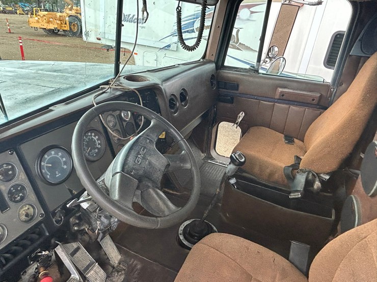 #2558-•-1990-international-dump-truck-image-16
