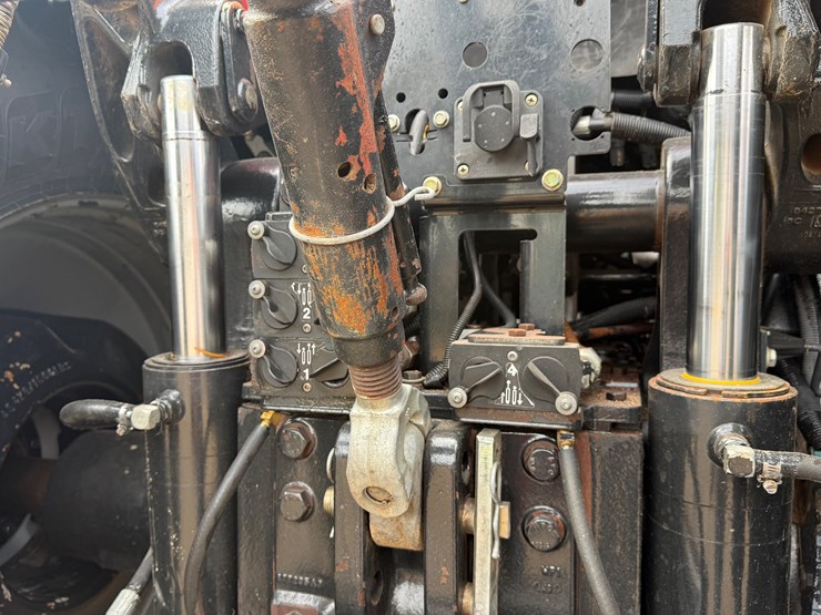 2012-case-ih-magnum-340-image-21