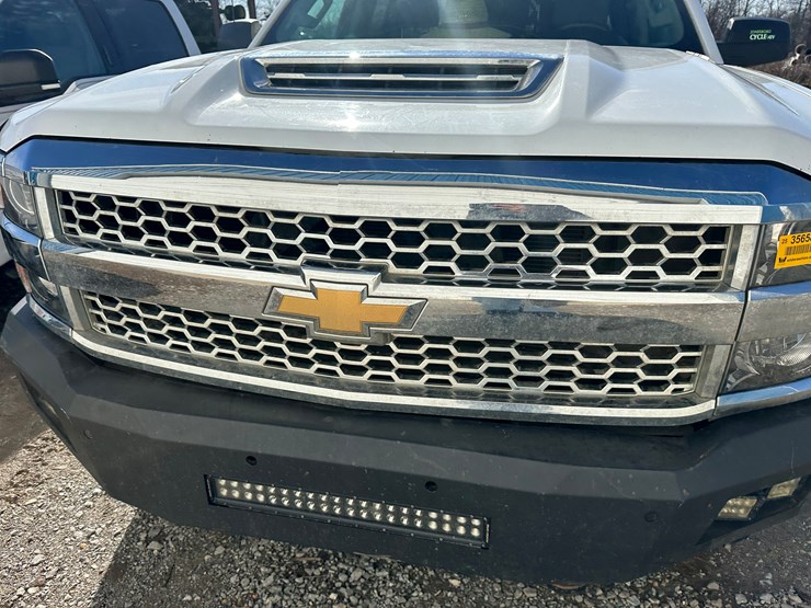 2019-chevrolet-2500-image-35