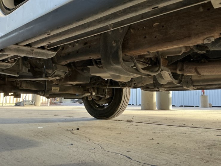 2002-ford-f550-image-25